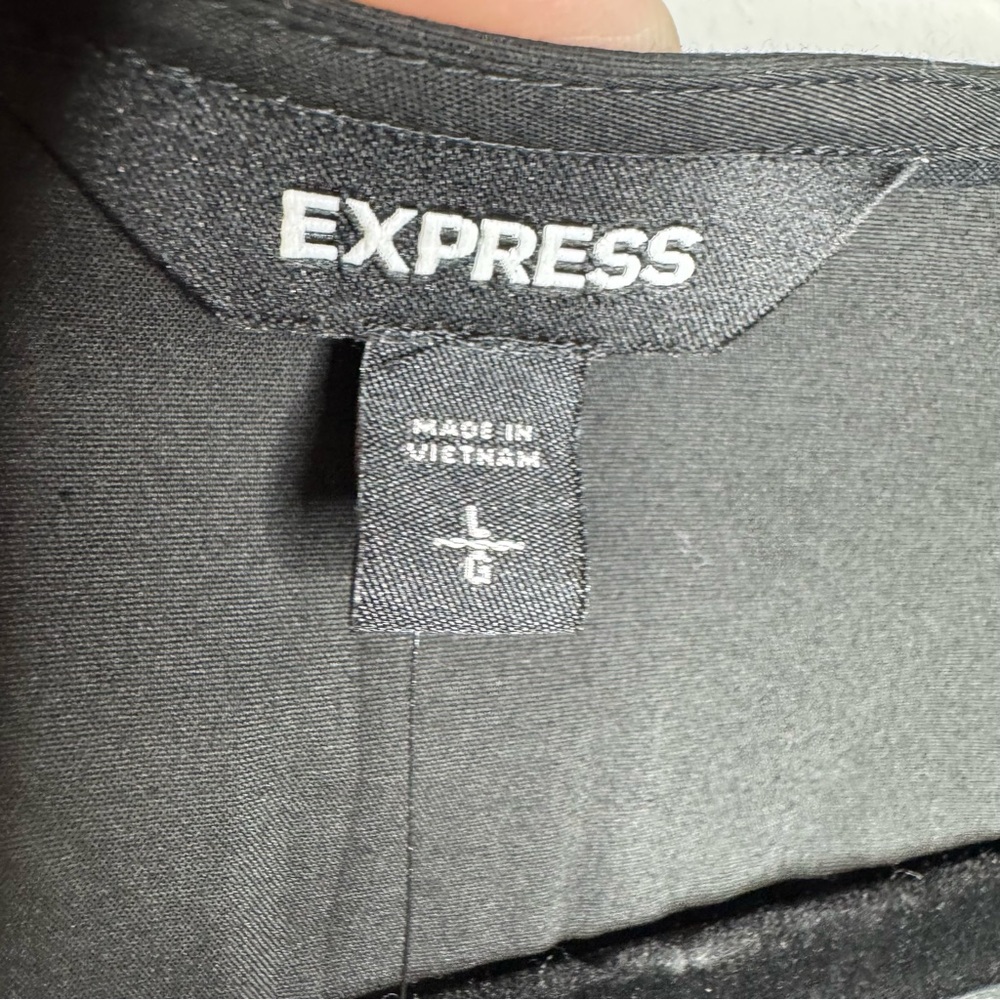 New Express Black V-Neck Wrap Flutter Sleeve Classy Preppy Minimalist Top Size L - Picture 7 of 8